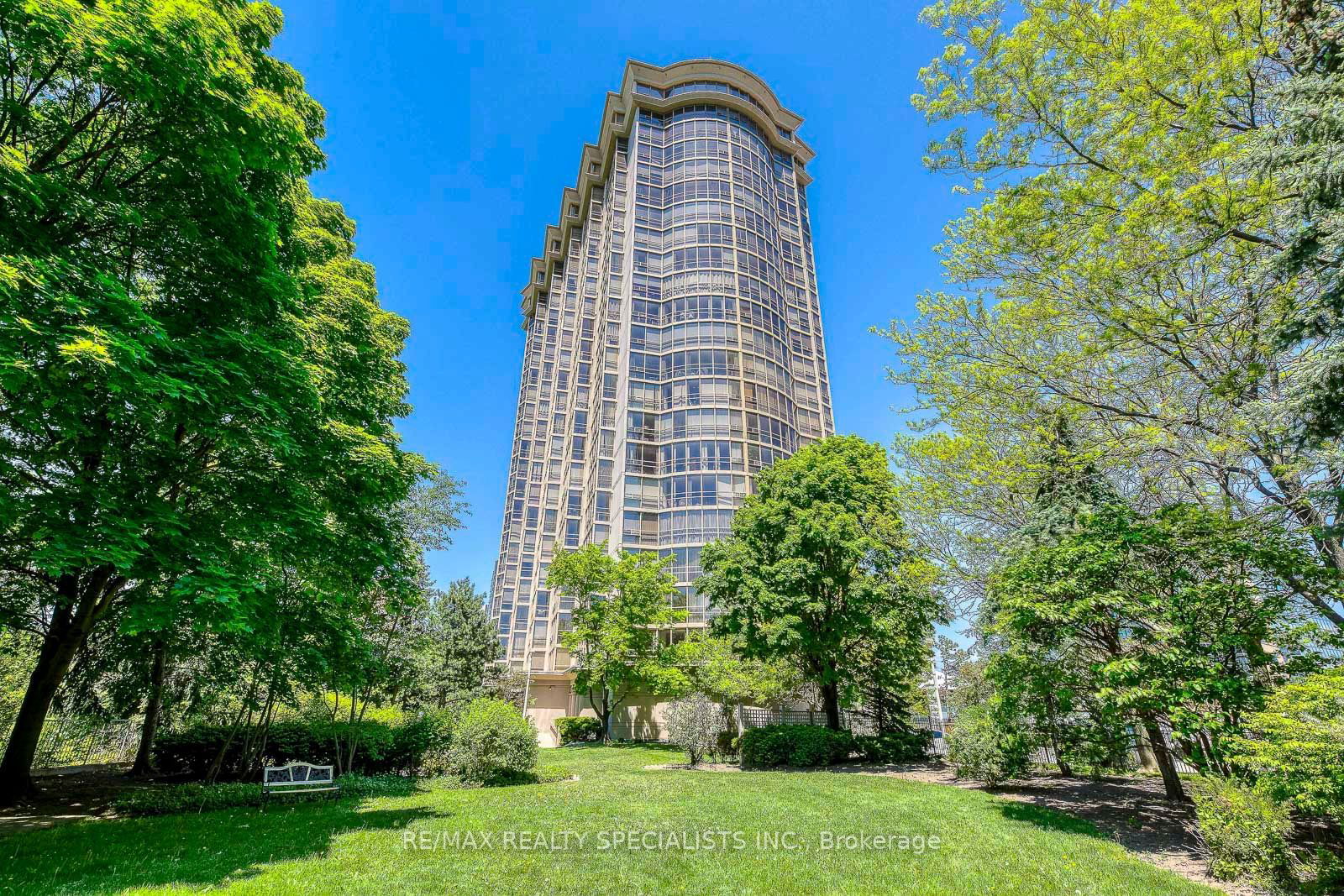 Condo for sale at 403-50 Eglinton Avenue, Mississauga, Hurontario, L5R 3P5 - MLS: W11952228