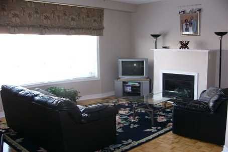 2530 Longridge Cres, Oakville, L6H6S2 | Image 3