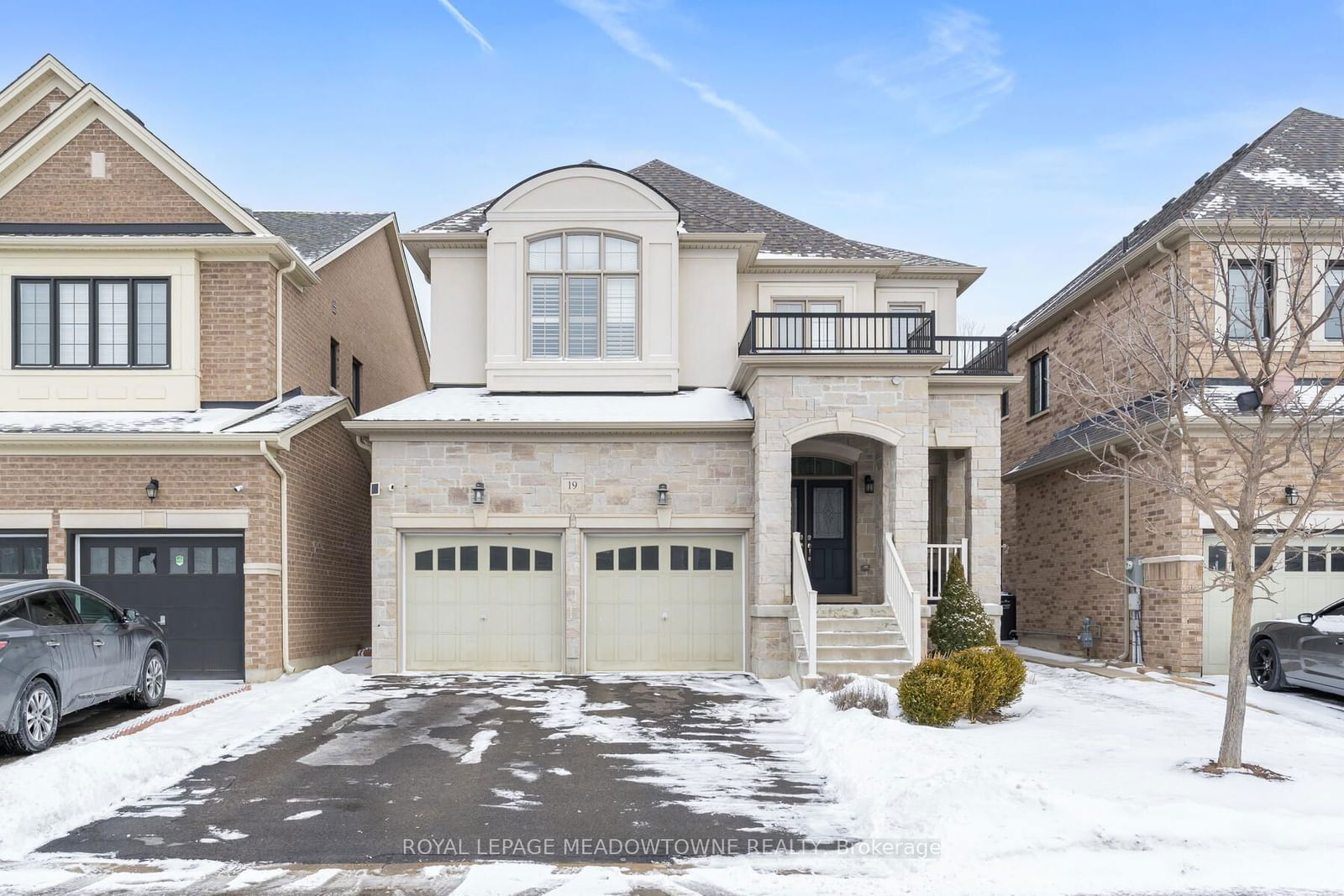 Detached House for sale at 19 Mugford Crescent, Brampton, Bram West, L6Y 6A7 - MLS: W11952417