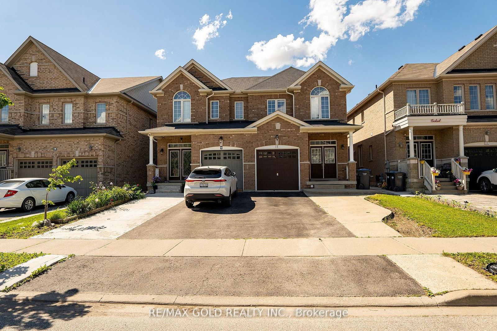 Semi-Detached House leased at (Upper)-11 Vanderpool Crescent, Brampton, Bram East, L6P 3W9 - MLS: W11952421