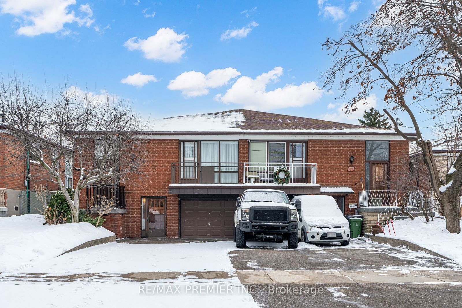 Semi-Detached House for sale at 45 Debby Court, Toronto, Humberlea-Pelmo Park W4, M9L 2L7 - MLS: W11952490