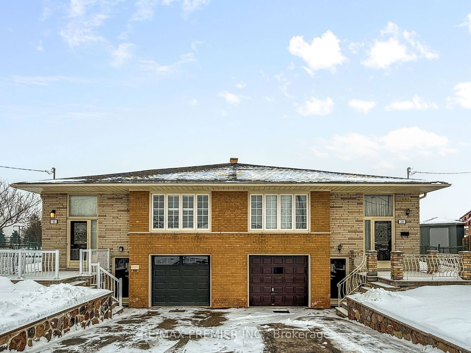 Semi-Detached House for sale at 18 Watney Crescent, Toronto, Glenfield-Jane Heights, M3L 2C9 - MLS: W11952588