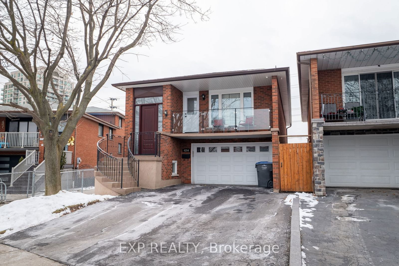 Detached House sold at 4254 Poltava Crescent, Mississauga, Rathwood, L4W 3C2 - MLS: W11952730