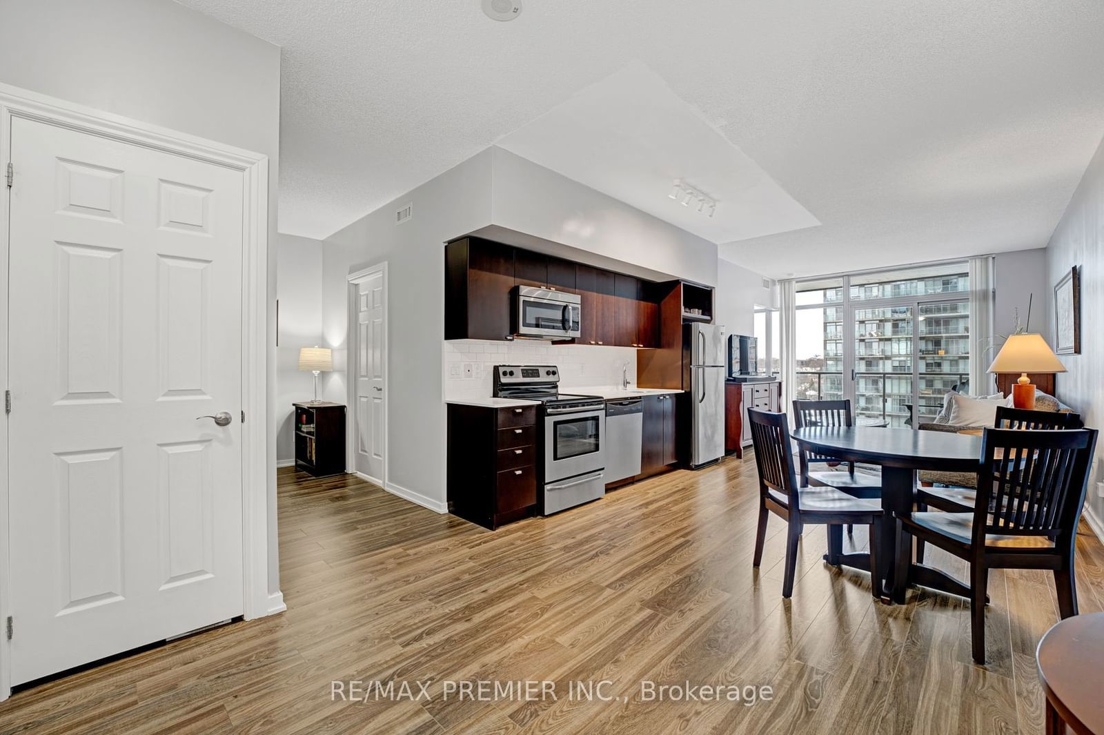 Condo for sale at 714-105 The Queensway, Toronto, High Park-Swansea, M6S 5B5 - MLS: W11952927