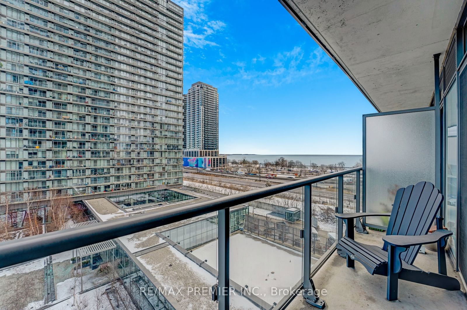 Condo for sale at 714-105 The Queensway, Toronto, High Park-Swansea, M6S 5B5 - MLS: W11952927