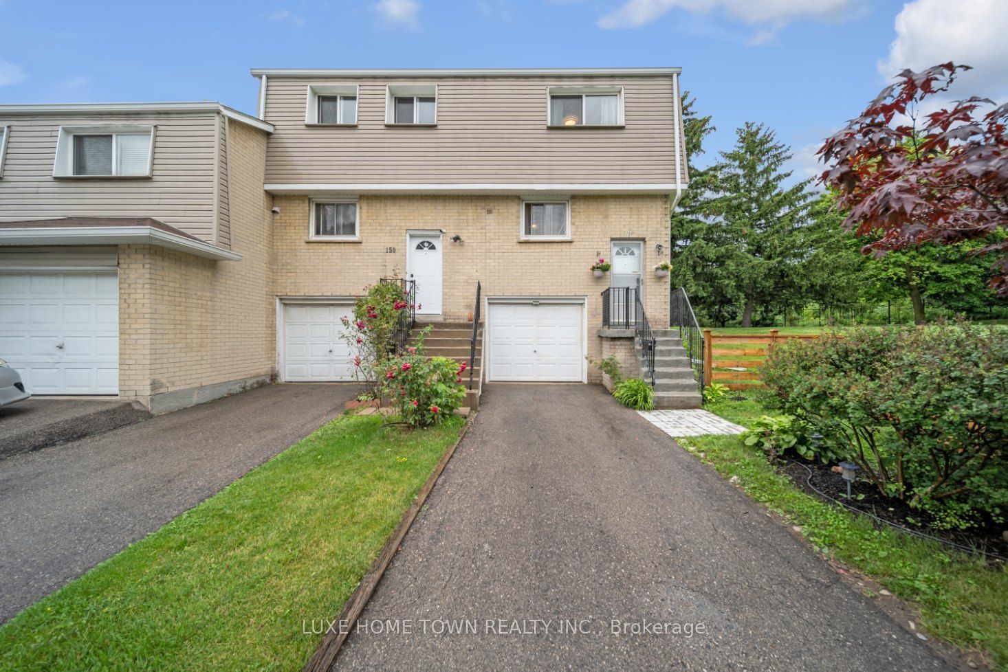 Townhouse for sale at 160-400 Mississauga Valley Boulevard, Mississauga, Mississauga Valleys, L5A 3N6 - MLS: W11953093