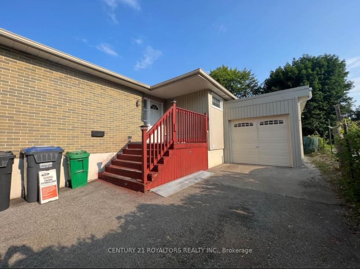 Detached House for lease at 17 Gable Drive, Brampton, Madoc, L6V 2H2 - MLS: W11953095