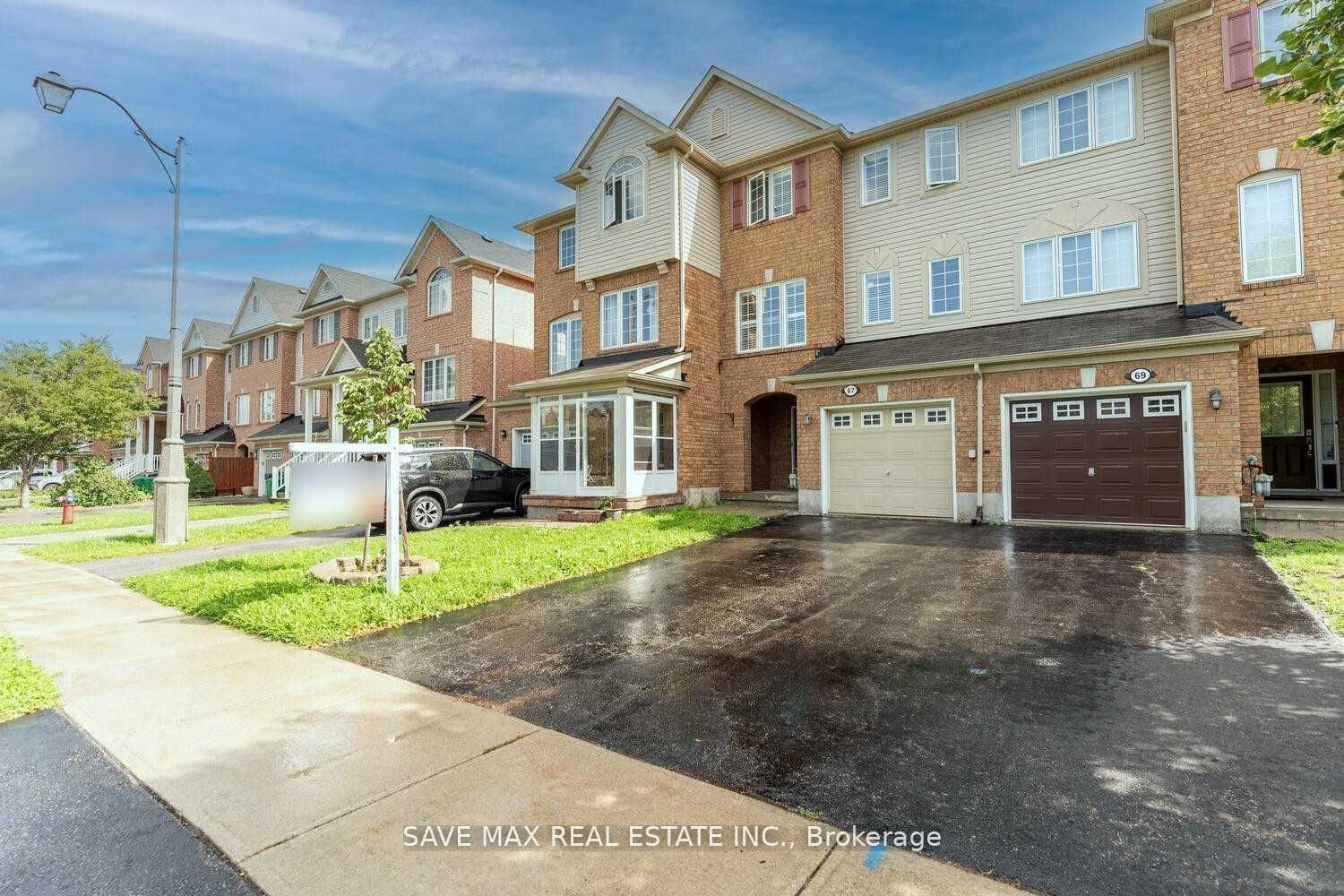 Townhouse for lease at 67 Decker Hollow Circle, Brampton, Credit Valley, L6X 0L5 - MLS: W11953234