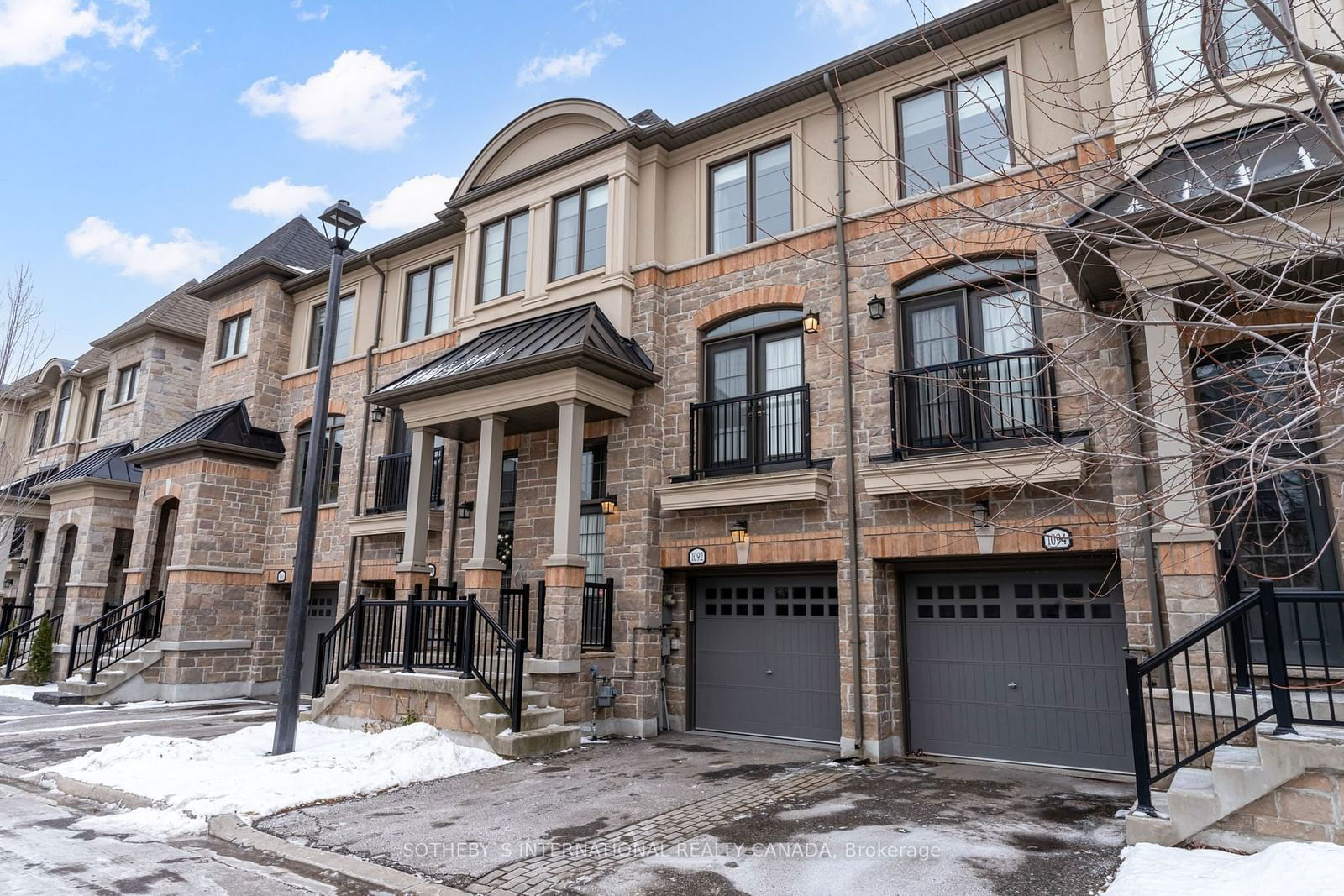 Townhouse for sale at 1092 Beachcomber Road, Mississauga, Lakeview, L5G 0B1 - MLS: W11953310