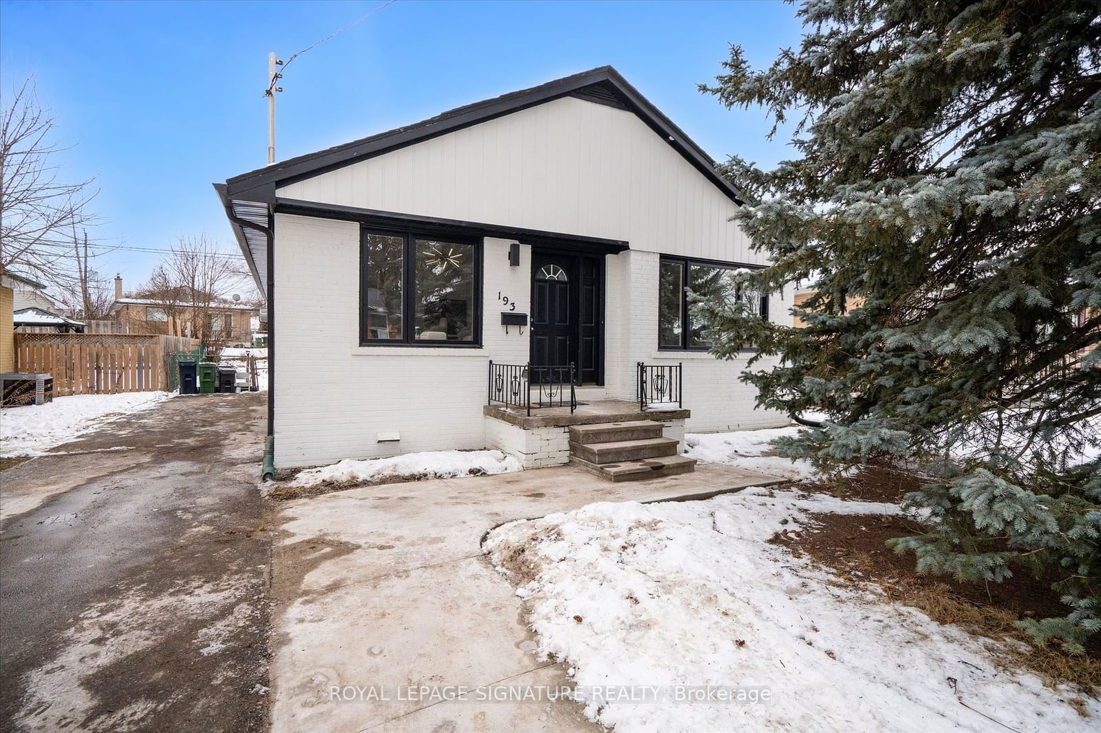 Detached House sold at 193 Elmhurst Drive, Toronto, Rexdale-Kipling, M9W 2L2 - MLS: W11953424