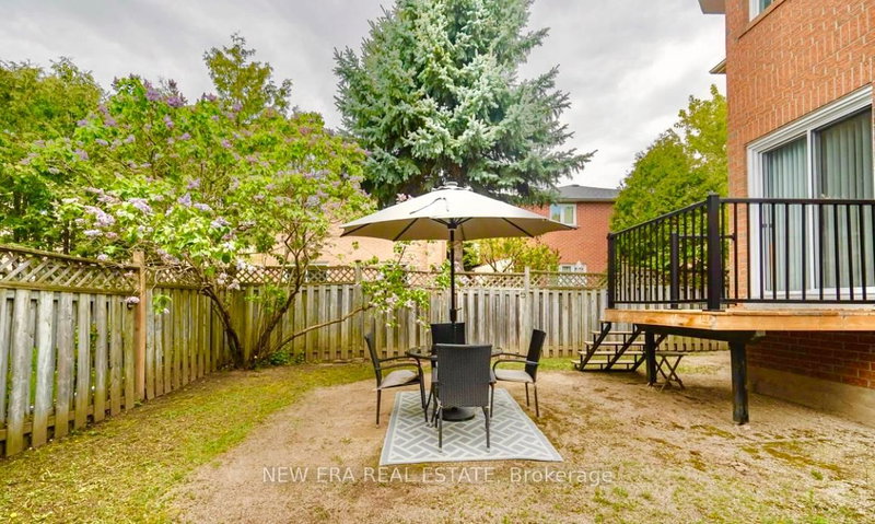 5380 Floral Hill Cres, Mississauga, L5V 1V3 | Image 3