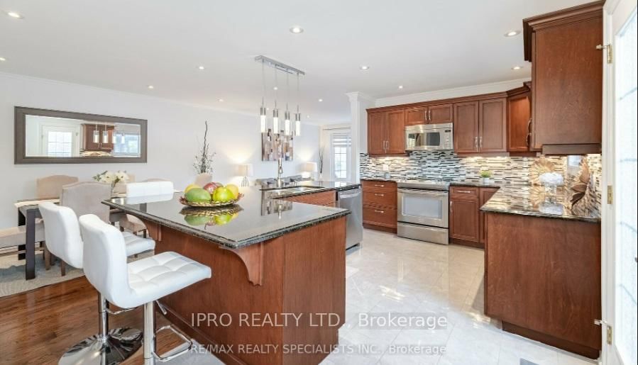 Semi-Detached House leased at 774 Consort Crescent, Mississauga, Erindale, L5C 1J9 - MLS: W11953501