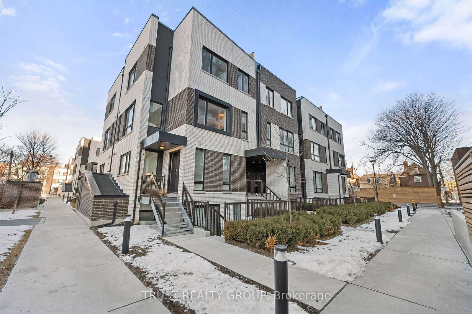 Townhouse for sale at 7-10 Ed Clark Gardens Avenue, Toronto, Junction Area, M6N 3A9 - MLS: W11953582