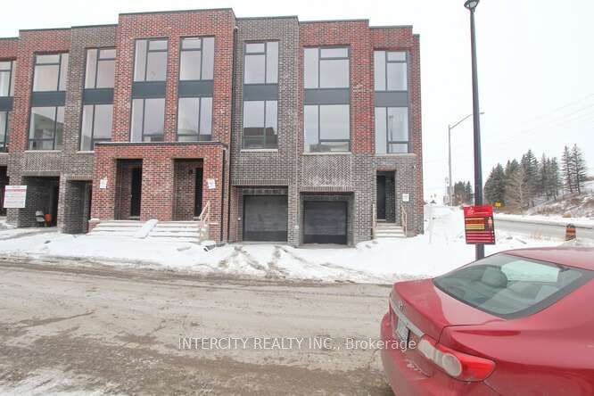 Building at 2 Wylie Street, Caledon, Bolton North