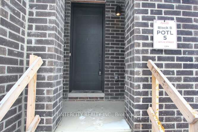 Townhouse for sale at 2 Wylie Street, Caledon, Bolton North, L7E 4L2 - MLS: W11953621