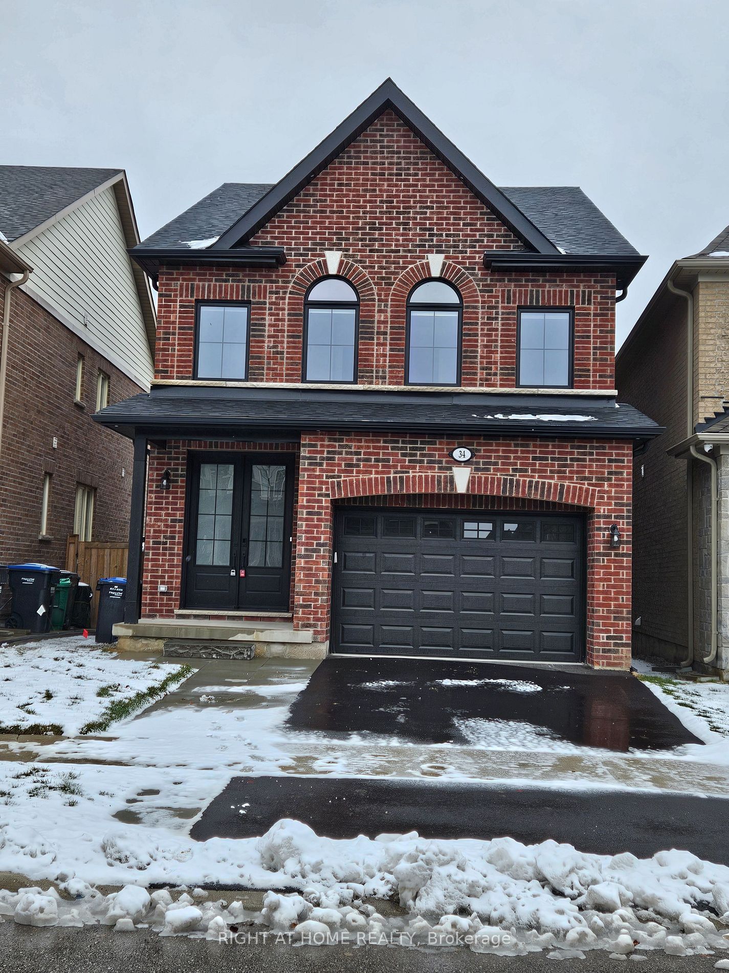 Detached House for lease at 34 Ivor Crescent, Brampton, Northwest Brampton, L7A 4L7 - MLS: W11953746