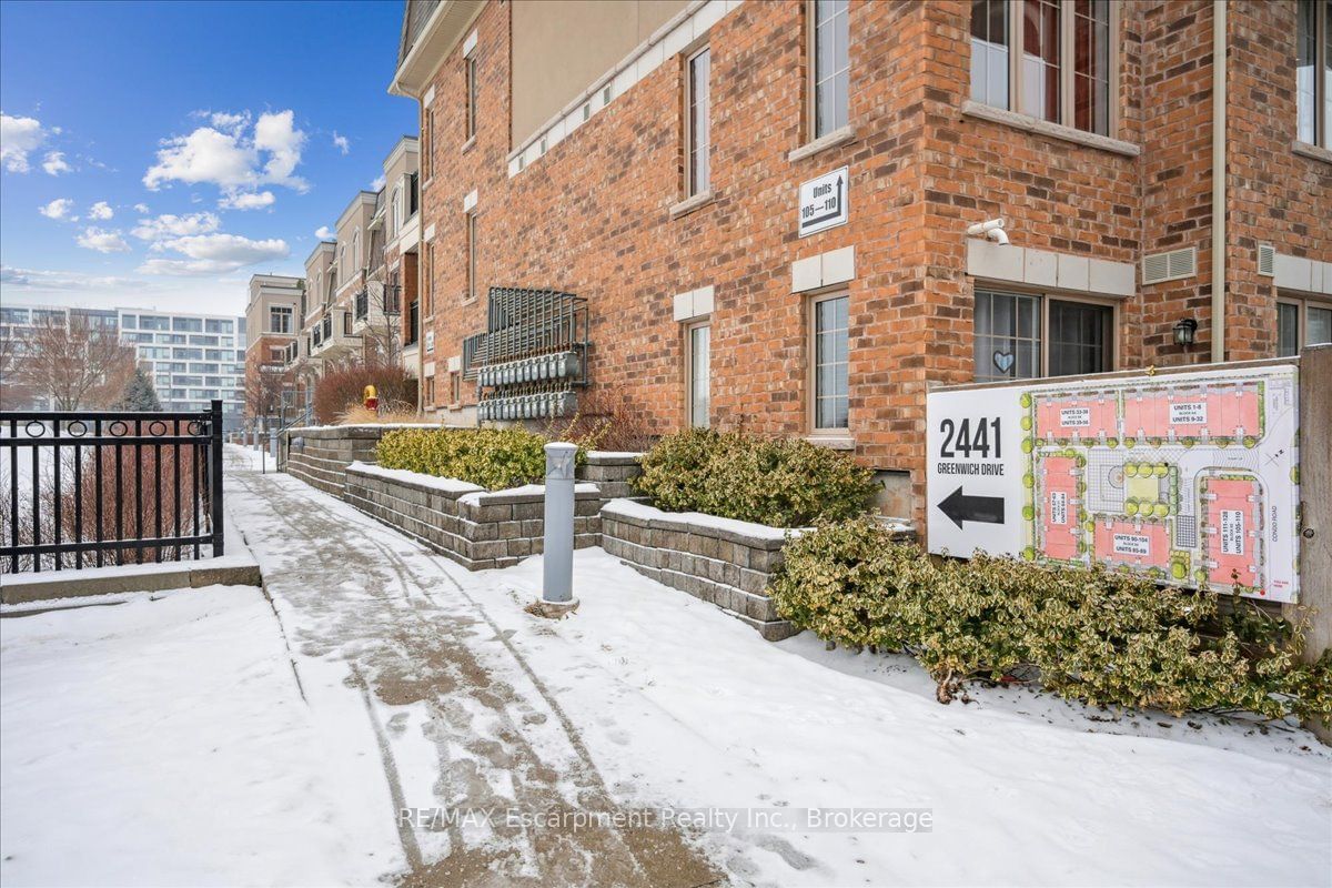 Townhouse leased at 64-2441 Greenwich Drive, Oakville, WM Westmount, L6M 0S3 - MLS: W11953795