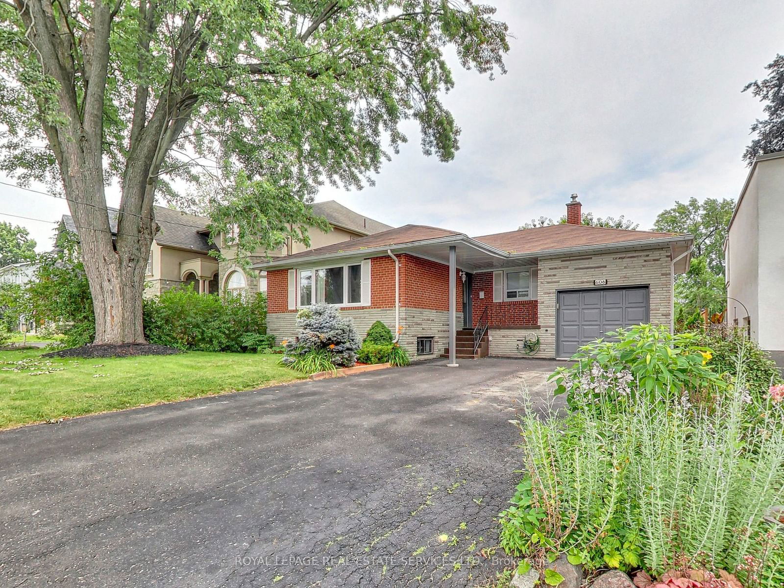 Detached House for lease at 606 Byngmount Avenue, Mississauga, Lakeview, L5G 1R1 - MLS: W11953839