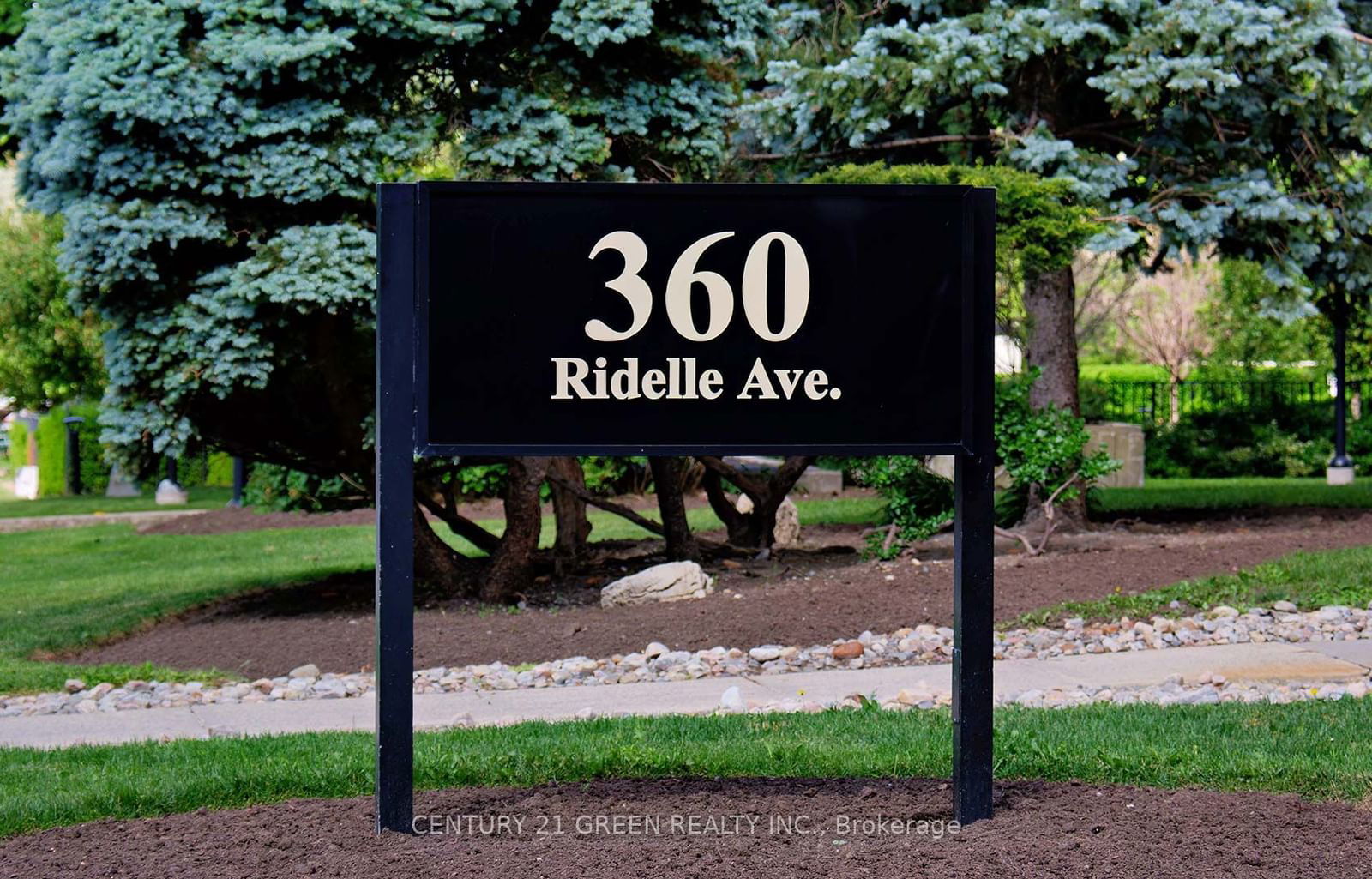 Condo sold at #106-360 Ridelle Avenue, Toronto, Briar Hill-Belgravia, M6B 1K1 - MLS: W11953926