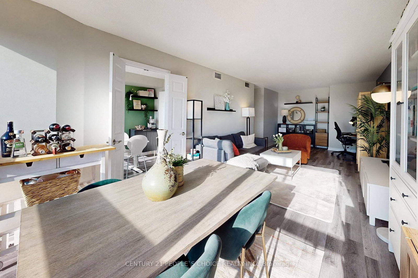 Listing Image 15