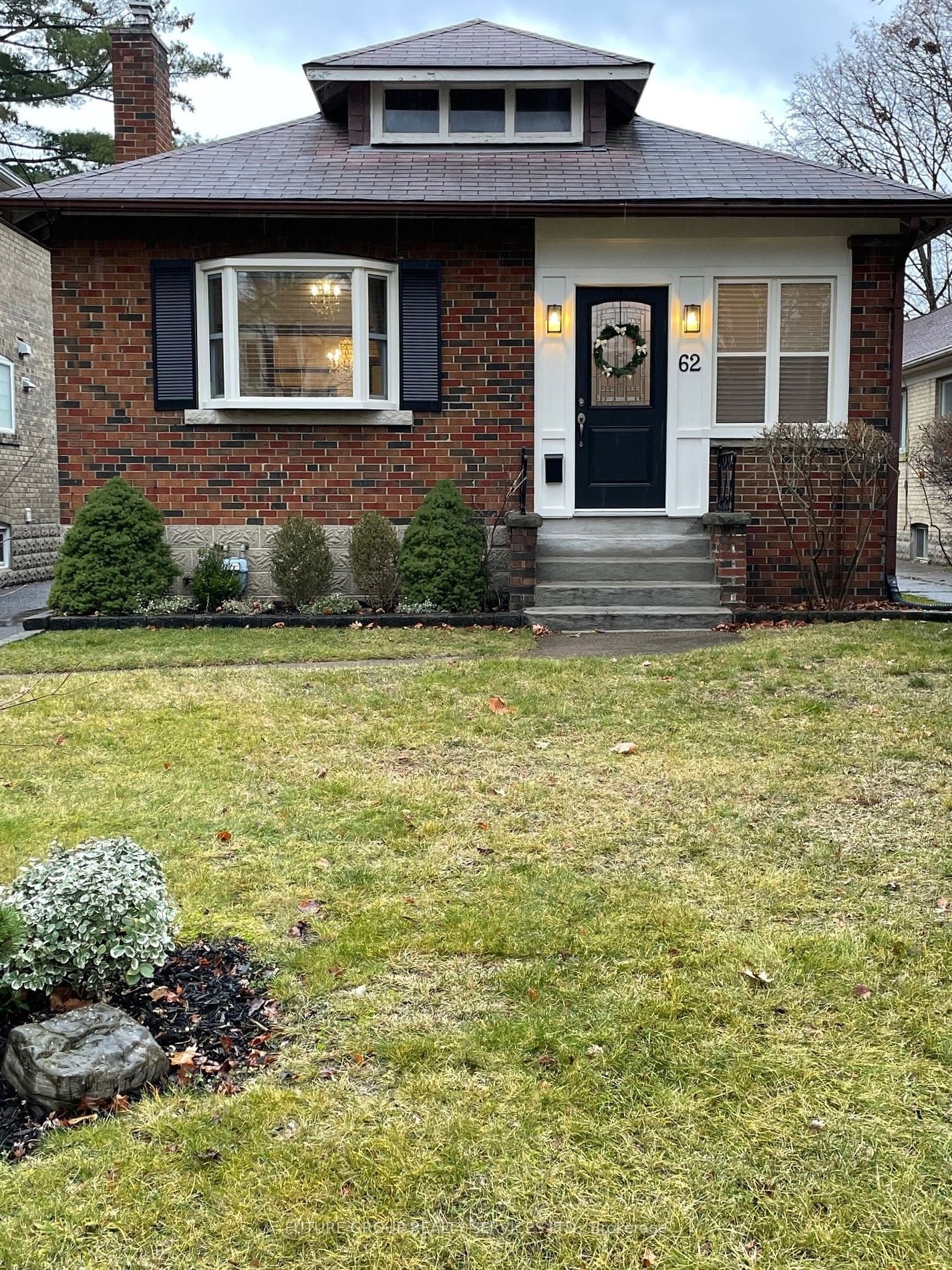 Detached House for lease at 62 Cliveden Avenue, Toronto, Stonegate-Queensway, M8Z 3N1 - MLS: W11953961