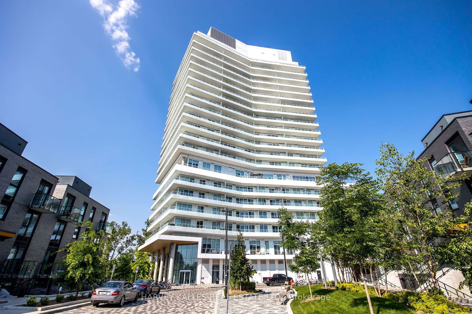 Condo leased at 903-20 Brin Drive, Toronto, Edenbridge-Humber Valley, M8X 0B2 - MLS: W11953984