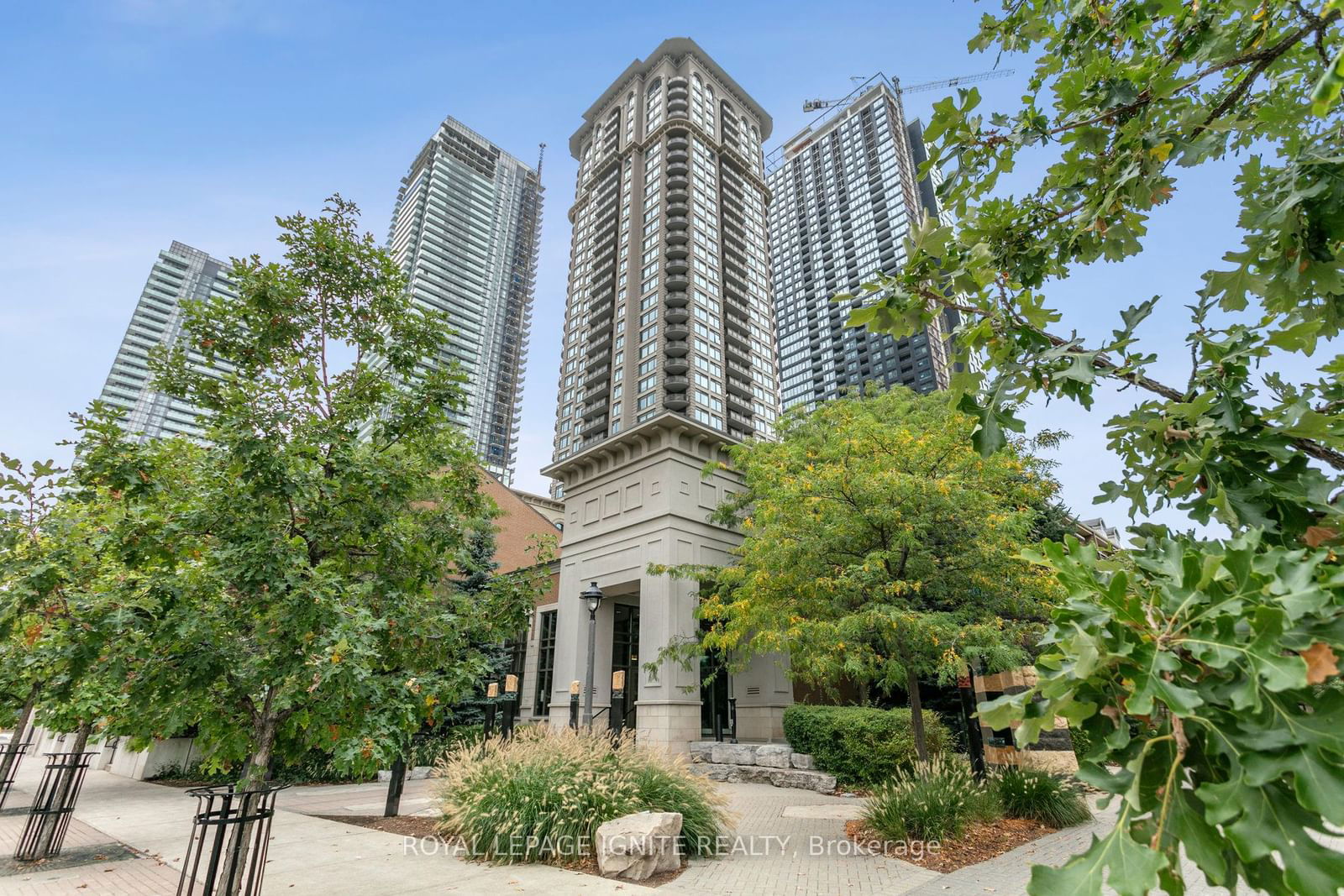 Condo for sale at 2402-385 Prince Of Wales Drive, Mississauga, City Centre, L5B 0C6 - MLS: W11953995