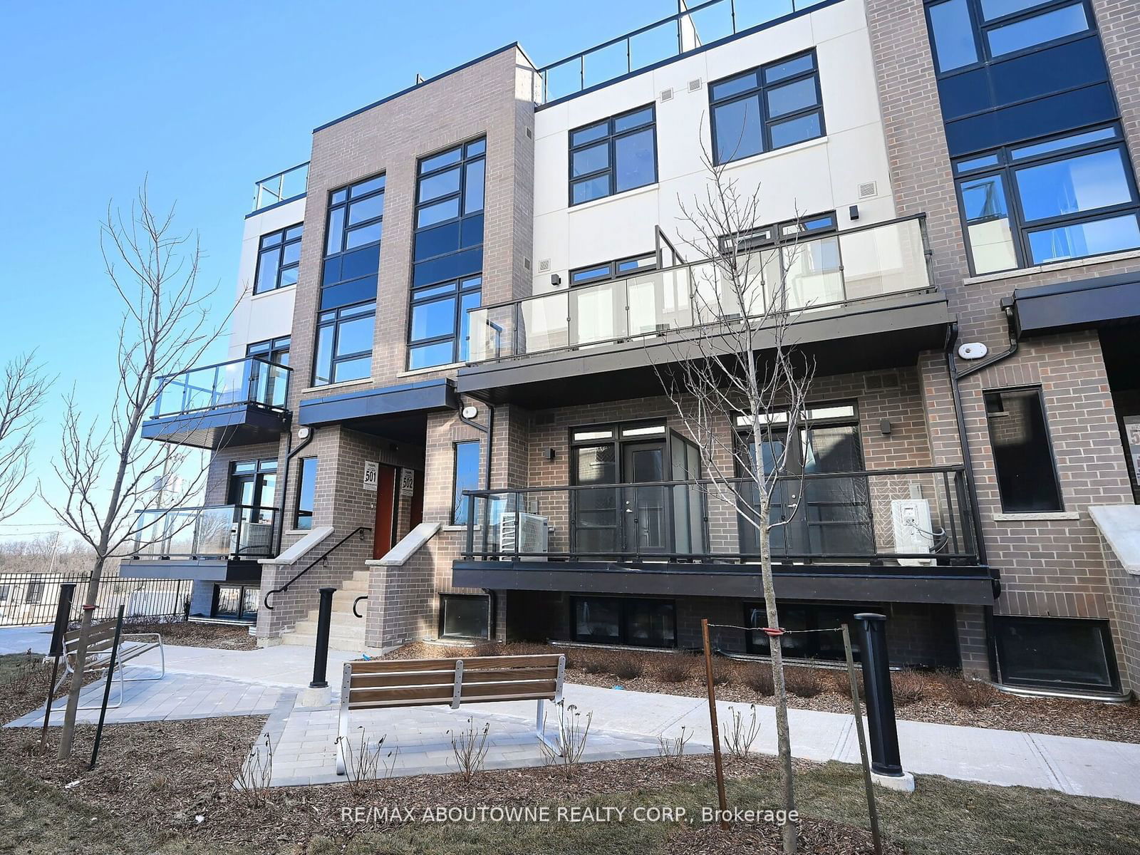 Townhouse for lease at 102-1581 Rose Way, Milton, 1026 - CB Cobban, L9T 7E7 - MLS: W11954065