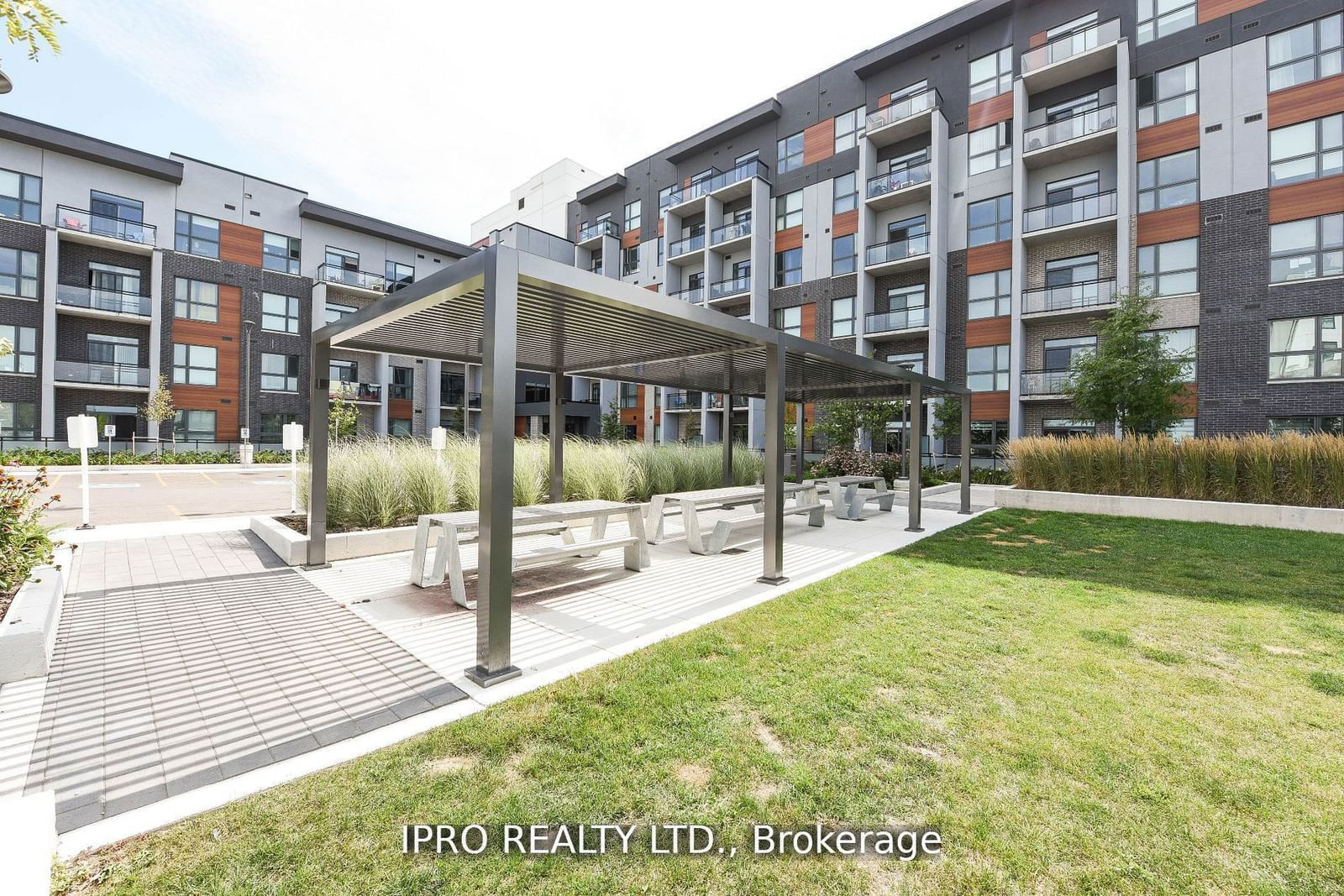 Condo for sale at 004-95 Dundas St W Street, Oakville, Rural Oakville, L6M 5N4 - MLS: W11954142