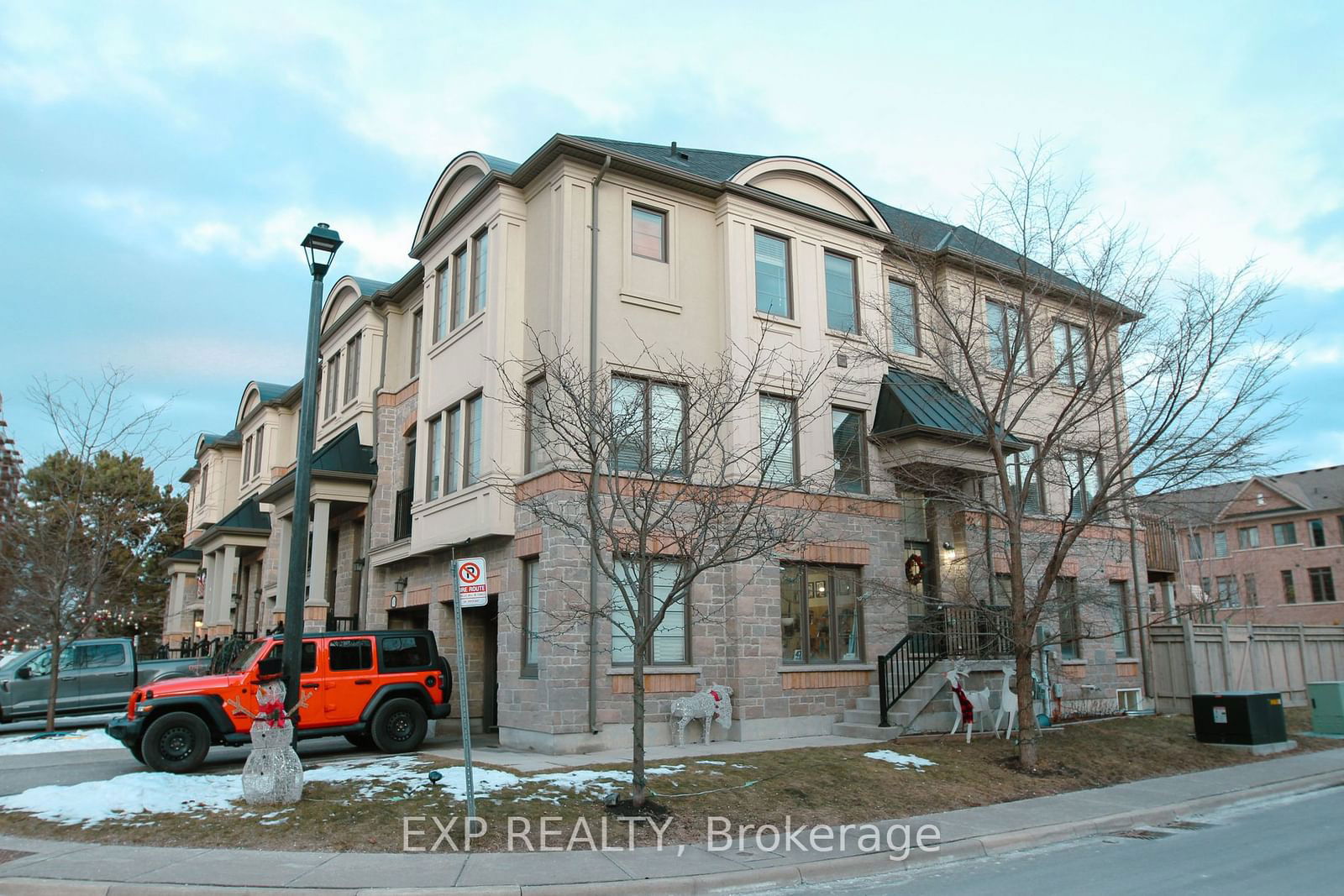 Townhouse for sale at 607 Mermaid Crescent, Mississauga, Lakeview, L5G 0B3 - MLS: W11954212