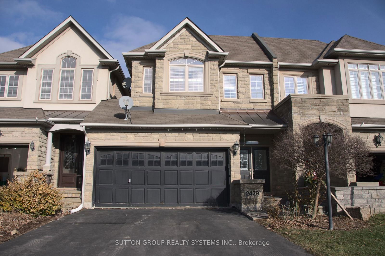 Townhouse for lease at 2429 Presquile Drive, Oakville, Iroquois Ridge North, L6H 0B8 - MLS: W11954219