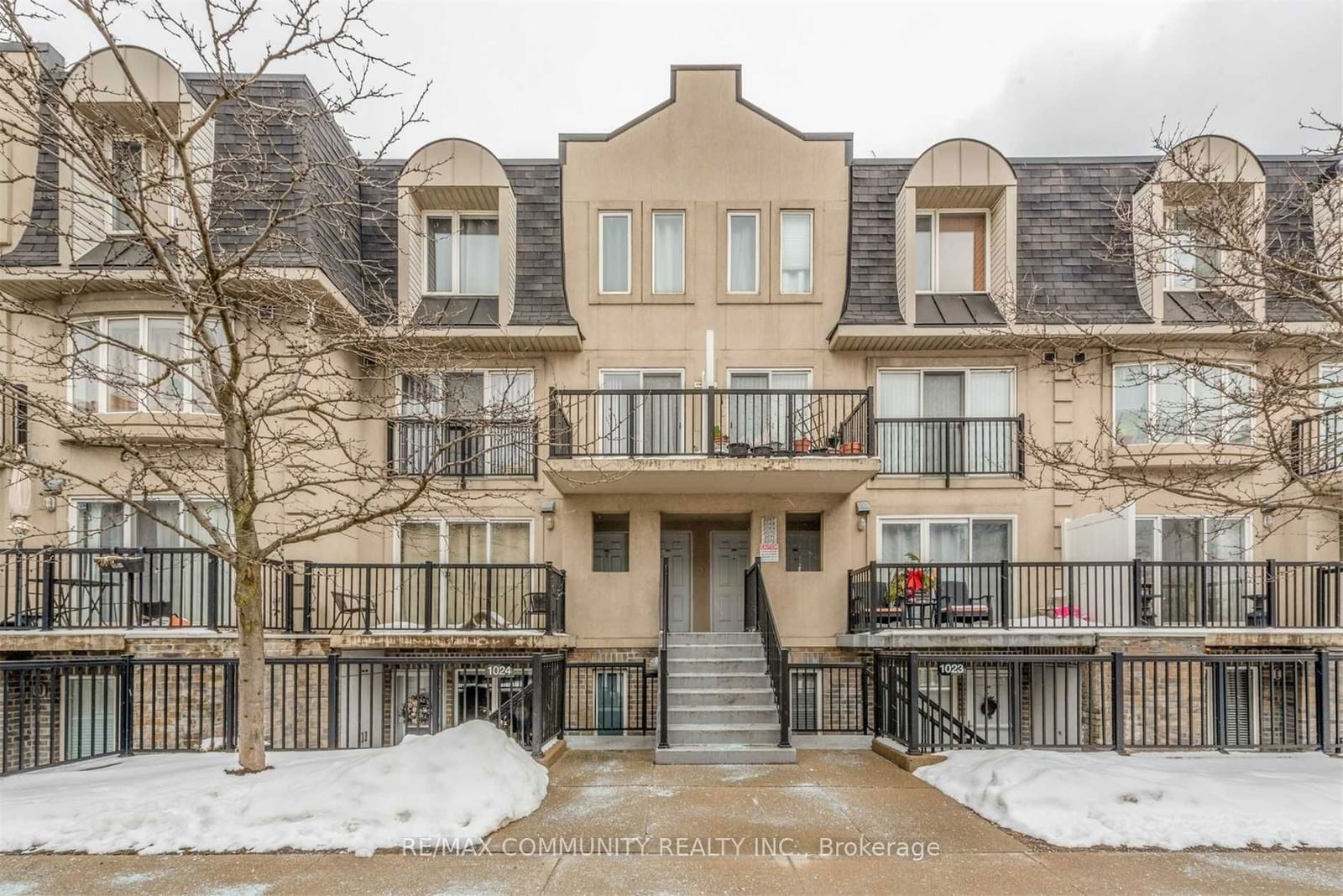 Townhouse leased at 2072-65 George Appleton Way, Toronto, Downsview-Roding-CFB, M3M 0A2 - MLS: W11954359