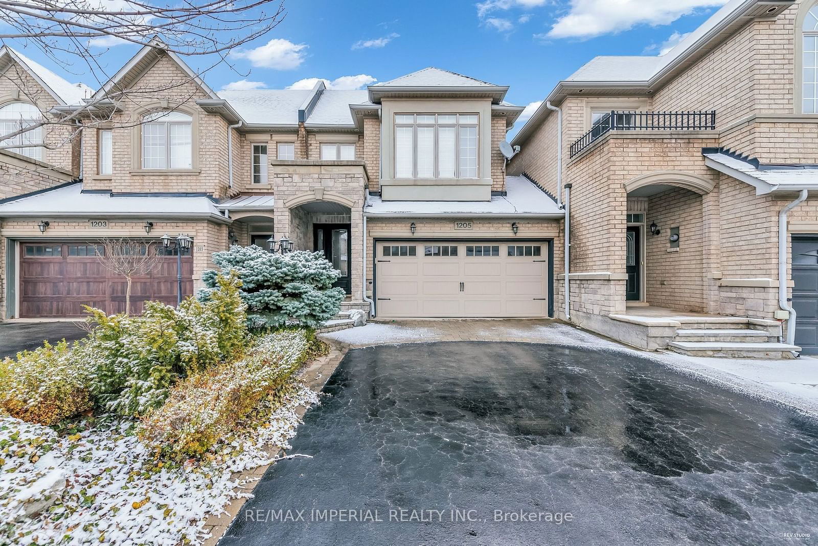 Townhouse for sale at 1205 Agram Drive, Oakville, Iroquois Ridge North, L6H 7P1 - MLS: W11954364