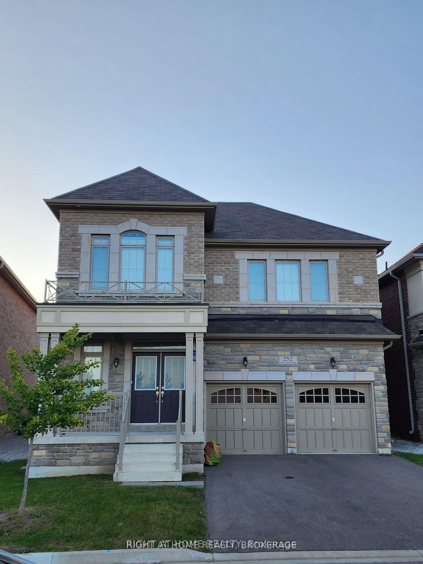 Detached House for lease at 252 (Lower) Belmore Court, Milton, Ford, L9E 1H4 - MLS: W11954384