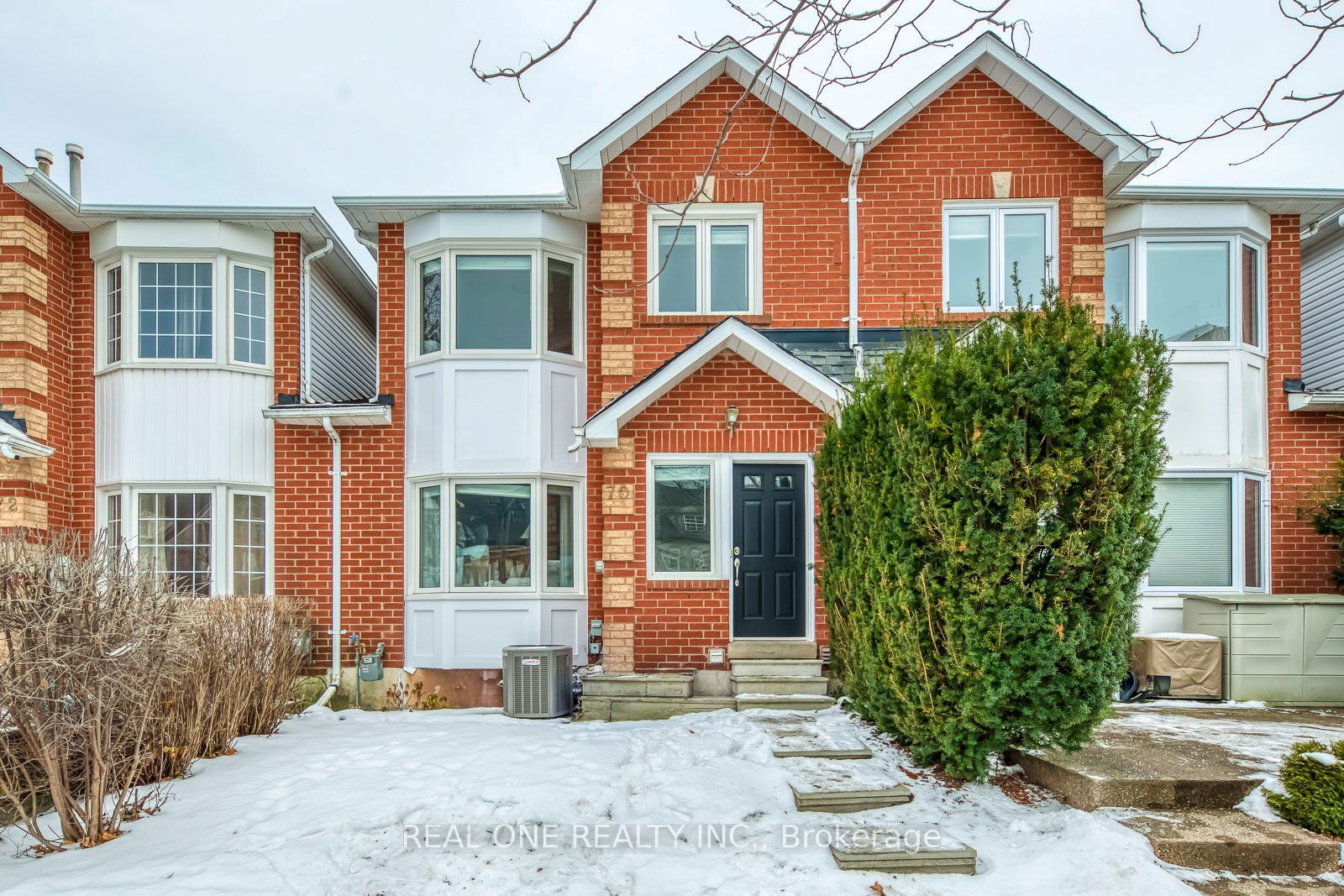 Townhouse for sale at 70 Glenashton Drive, Oakville, River Oaks, L6H 6G2 - MLS: W11954680