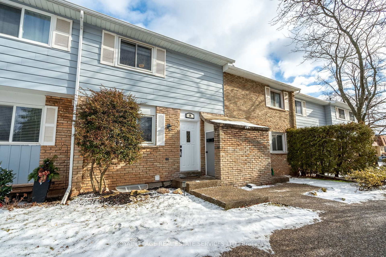 Townhouse sold at 14-2067 Marine Drive, Oakville, Bronte West, L6L 1B8 - MLS: W11954687