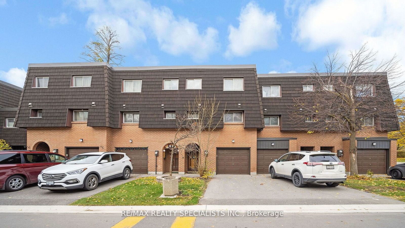 Townhouse for sale at 6 Darras Court, Brampton, Southgate, L6T 1W7 - MLS: W11954752