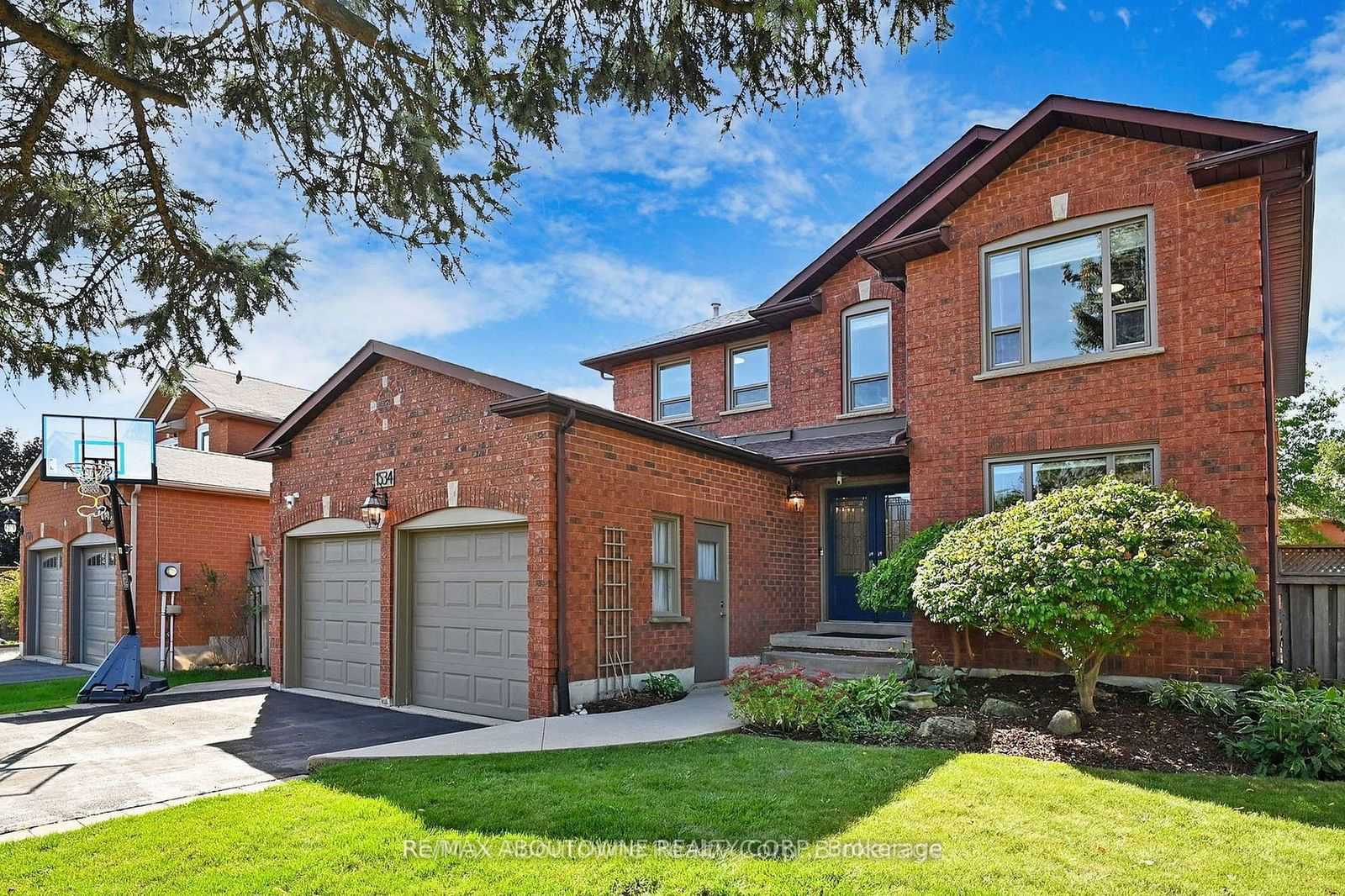 Detached House for sale at 1534 Heritage Way, Oakville, Glen Abbey, L6M 2Z7 - MLS: W11954895