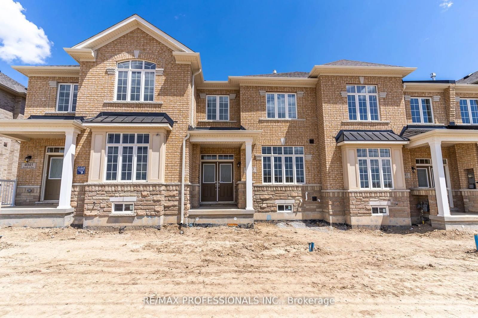 Townhouse for lease at 4043 Sixth Line, Oakville, Rural Oakville, L6H 3P8 - MLS: W11954978