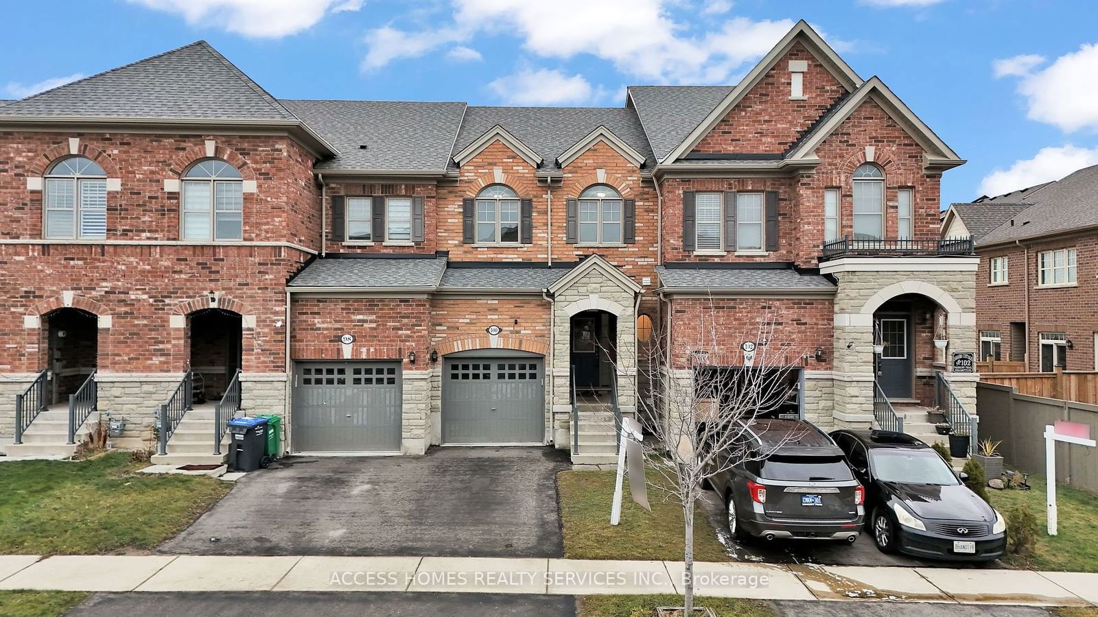 Townhouse for sale at 100 Padbury Trail, Brampton, Northwest Brampton, L7A 4V4 - MLS: W11955000