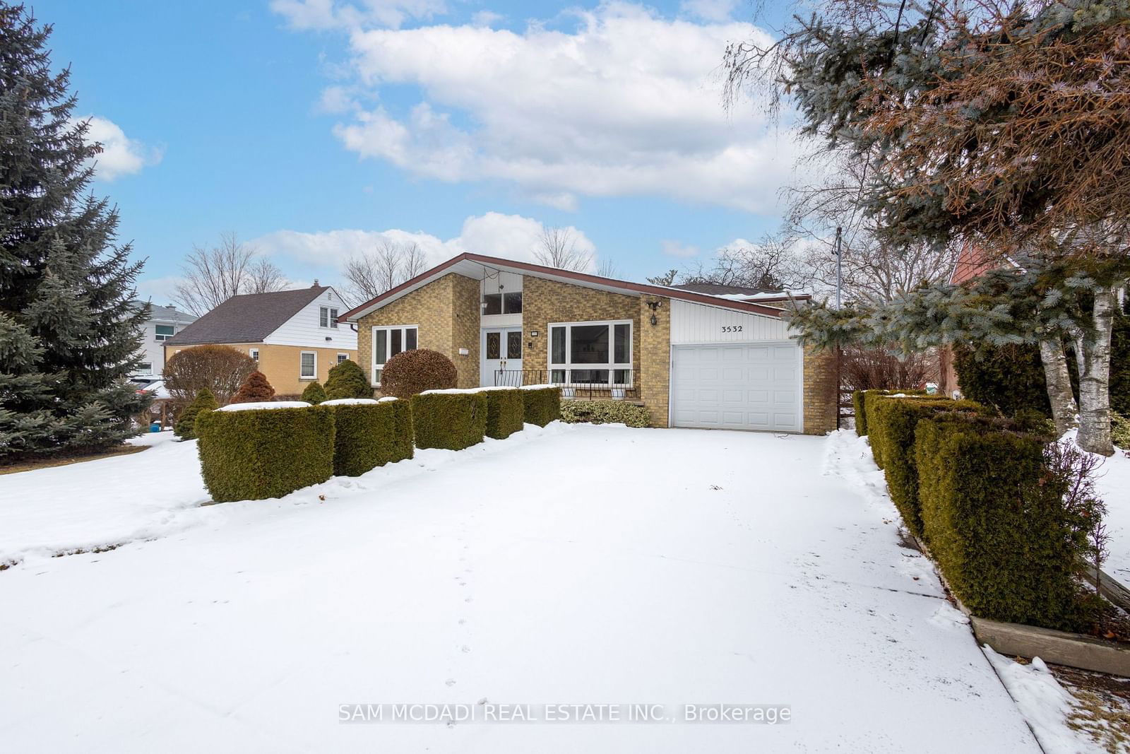 Detached House for sale at 3532 Joan Drive, Mississauga, Fairview, L5B 1T8 - MLS: W11955065