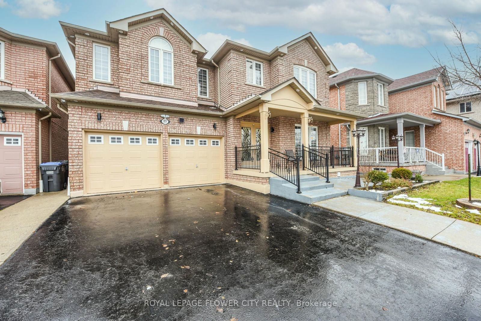 Detached House for sale at 22 Wintersnow Court, Brampton, Sandringham-Wellington, L6R 3G6 - MLS: W11955146