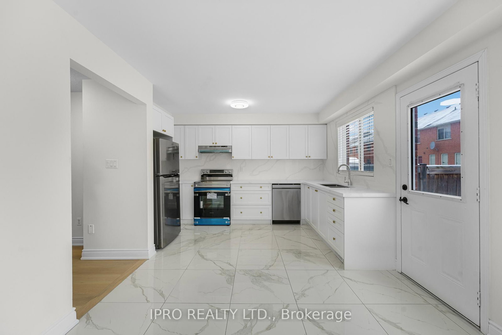 Listing Image 18