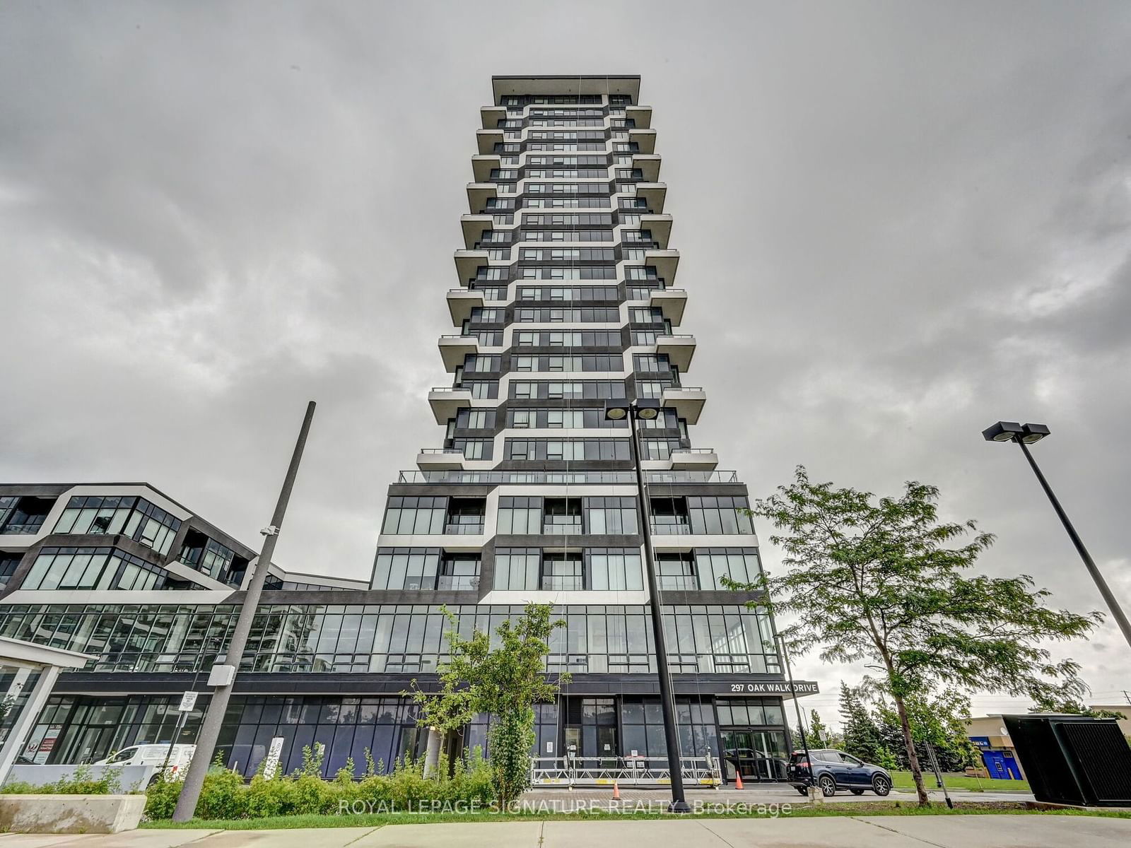 Condo for sale at 318-297 Oak Walk Drive, Oakville, Uptown Core, L6H 3R6 - MLS: W11955365