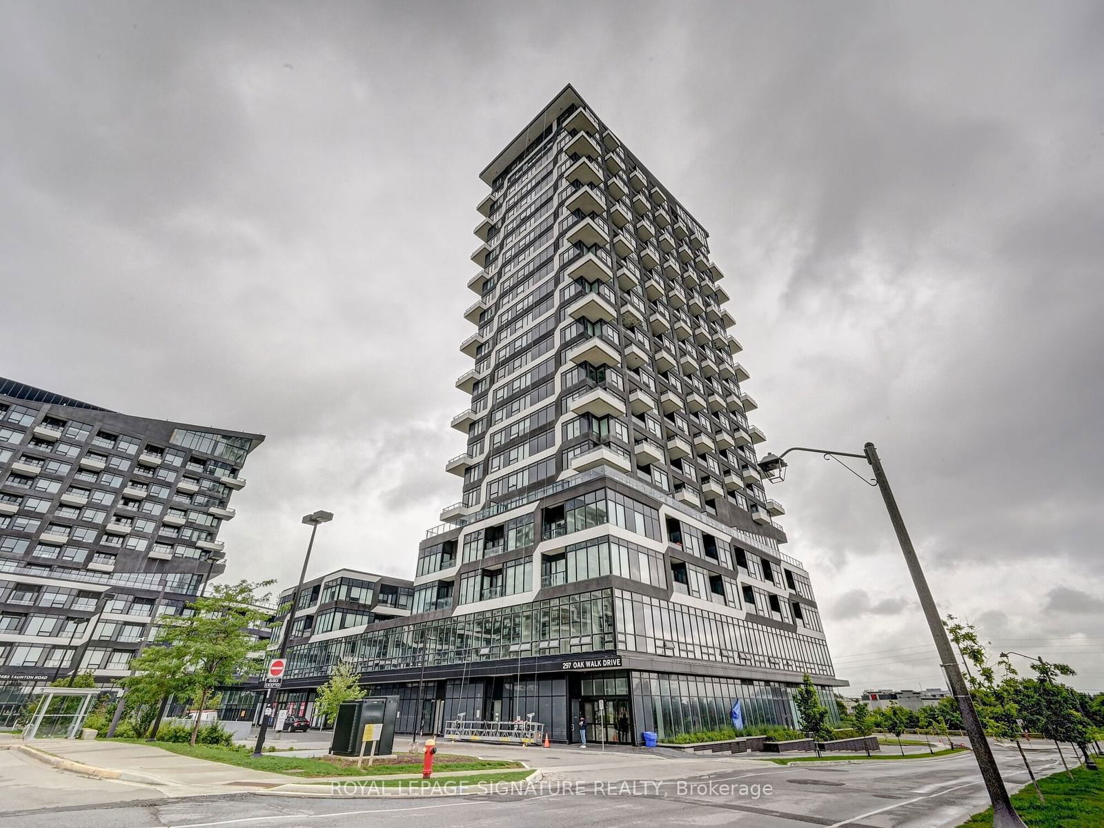 Condo for sale at 318-297 Oak Walk Drive, Oakville, Uptown Core, L6H 3R6 - MLS: W11955365