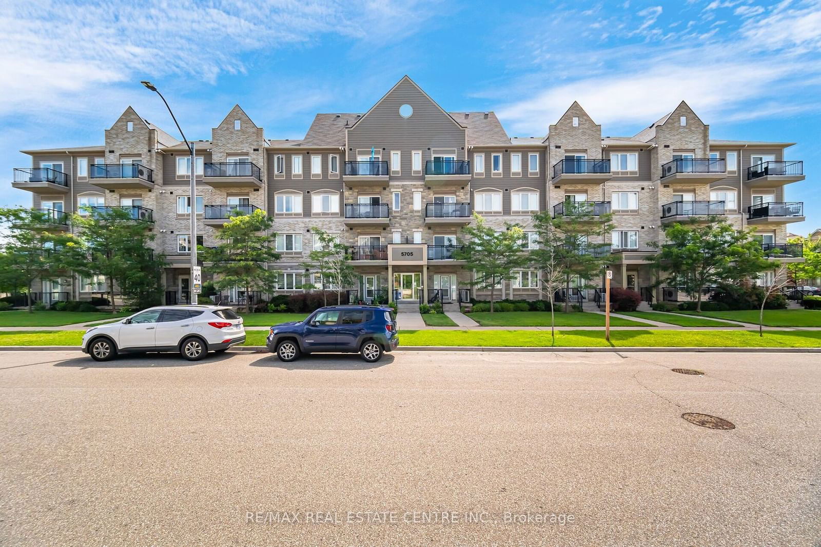 Condo for sale at 305-5705 Long Valley Road, Mississauga, Churchill Meadows, L5M 0M3 - MLS: W11955435