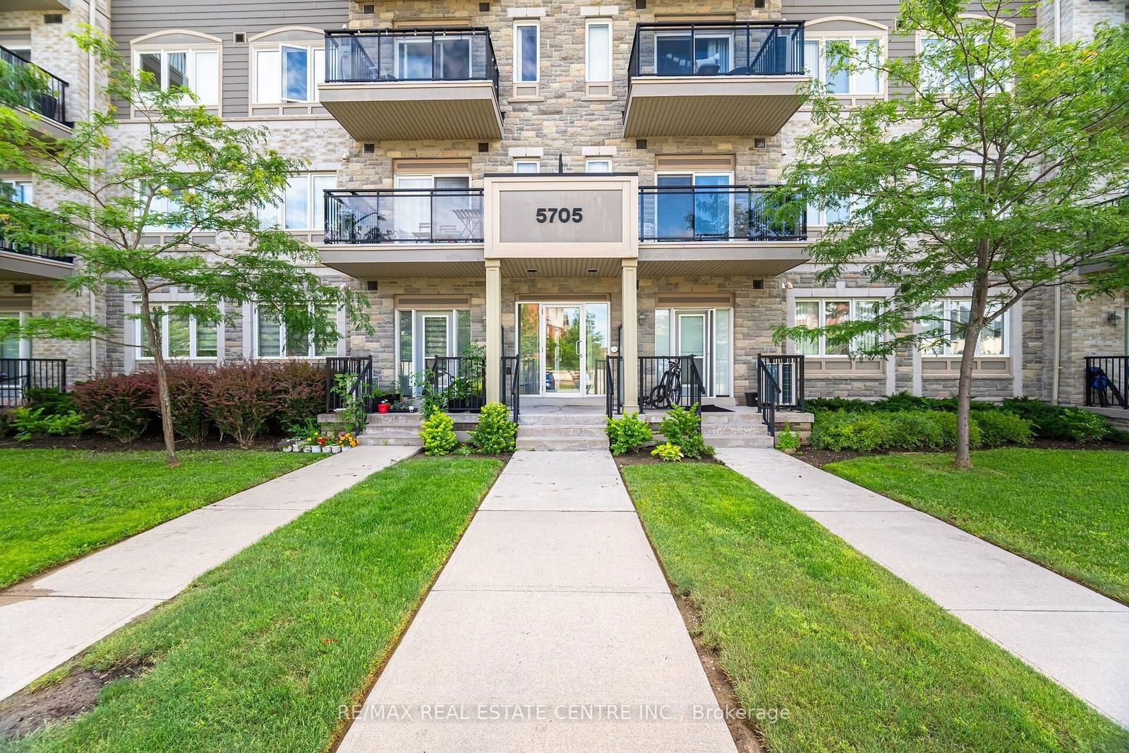 Condo for sale at 305-5705 Long Valley Road, Mississauga, Churchill Meadows, L5M 0M3 - MLS: W11955435