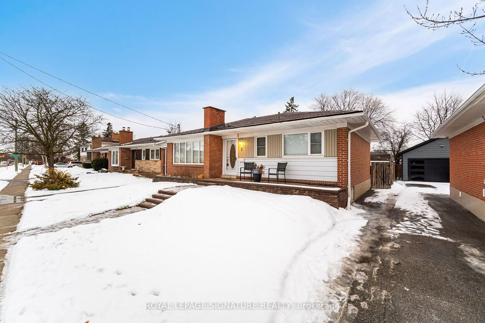 Detached House for sale at 5 Sterne Avenue, Brampton, Brampton East, L6W 2Y3 - MLS: W11955461