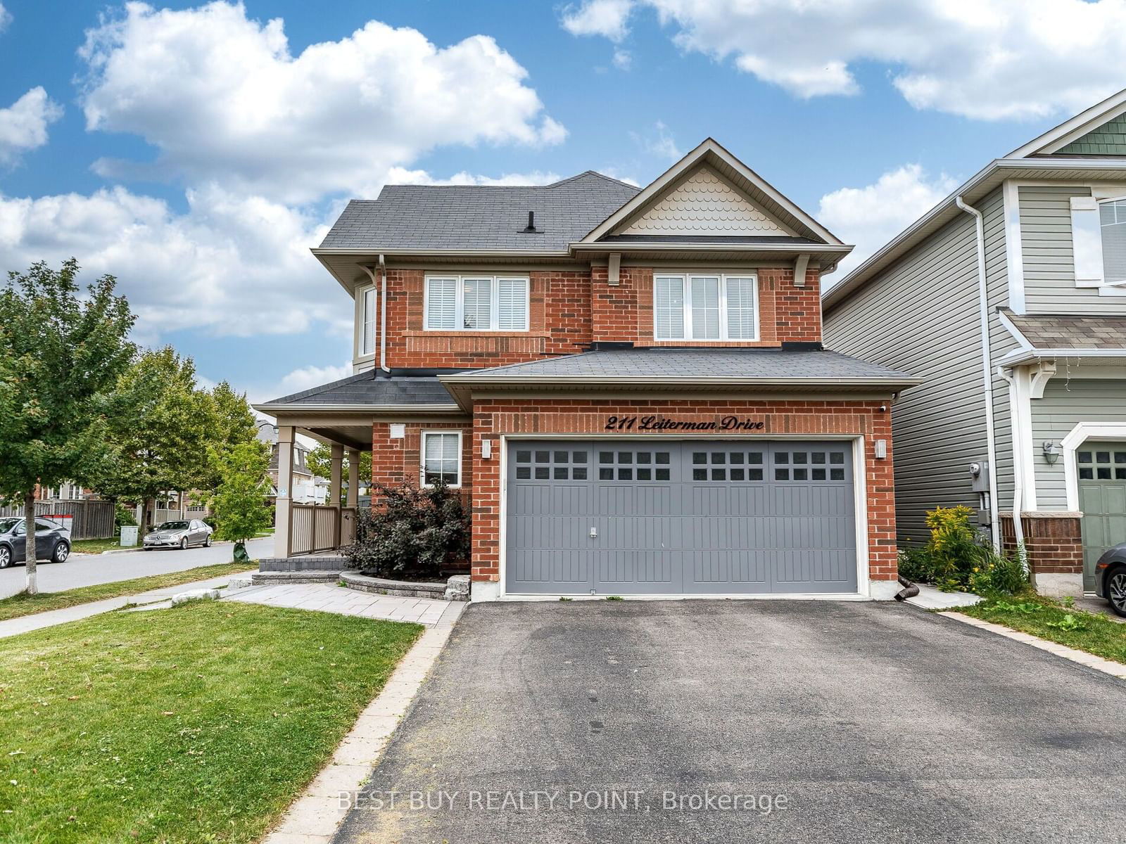 Detached House for sale at 211 Leiterman Drive, Milton, Willmott, L9T 8B8 - MLS: W11955499