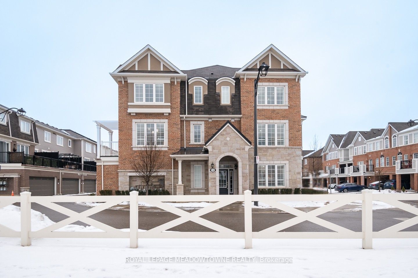 Townhouse sold at 16-501 Buckeye Court, Milton, Cobban, L9E 1P3 - MLS: W11955559